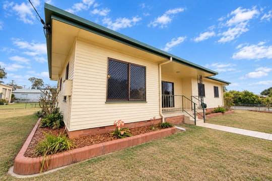 201 Targo Street, Walkervale  QLD  4670