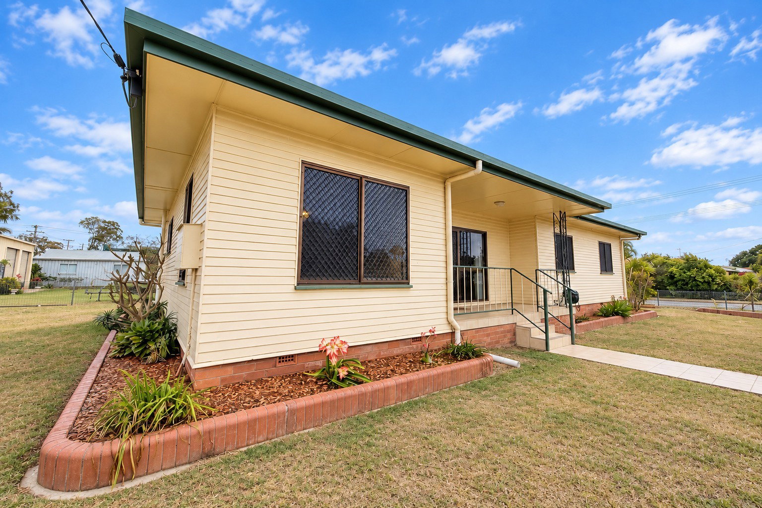 201 Targo Street, Walkervale  QLD  4670