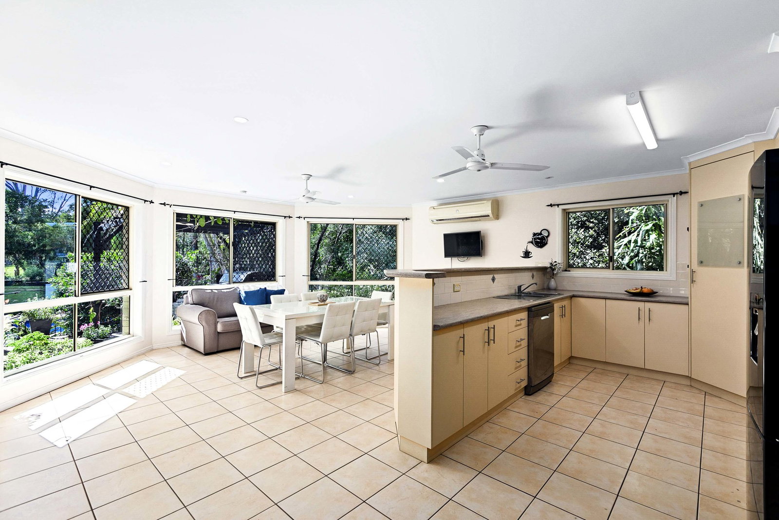 17 Madison Way, Tinana  QLD  4650