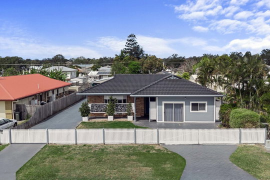22 MacKay Drive, Tinana  QLD  4650