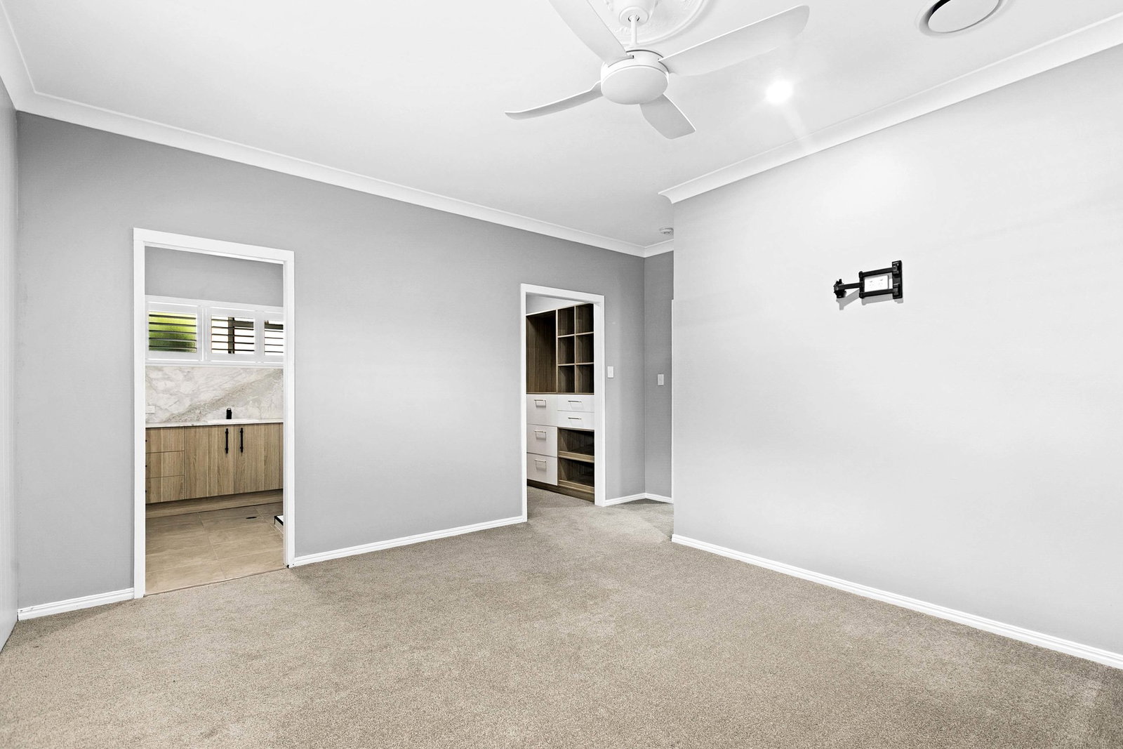 22 MacKay Drive, Tinana  QLD  4650
