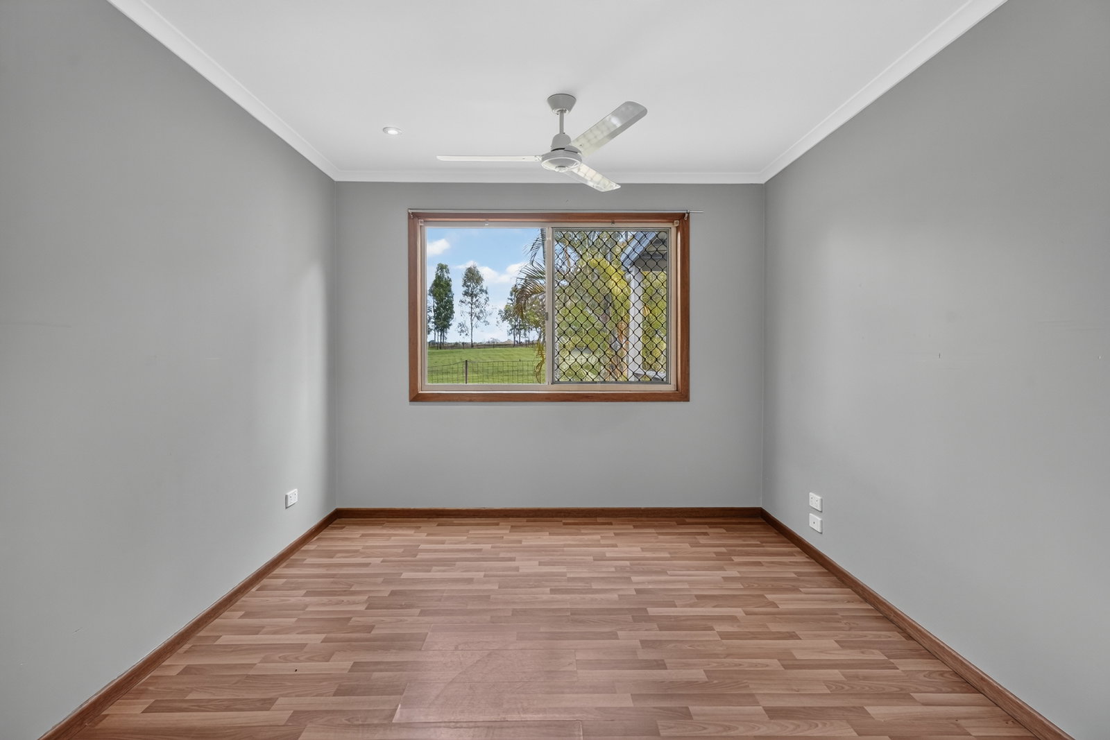 16 Hewson Road, Tinana  QLD  4650
