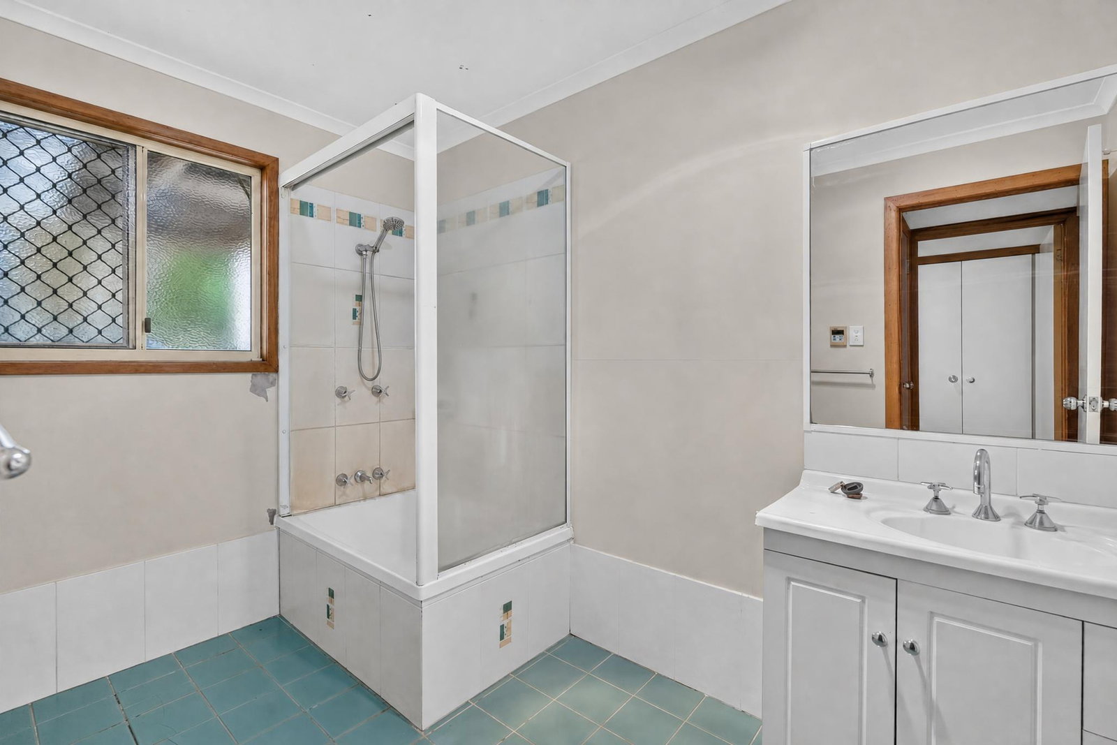 16 Hewson Road, Tinana  QLD  4650