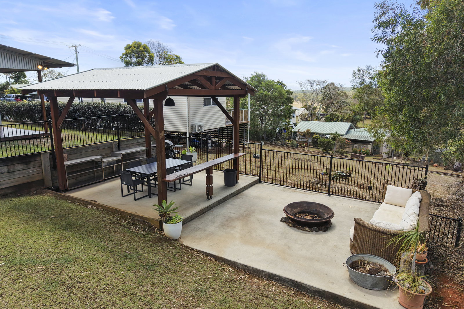 6 Forsyth Street, Gin Gin  QLD  4671