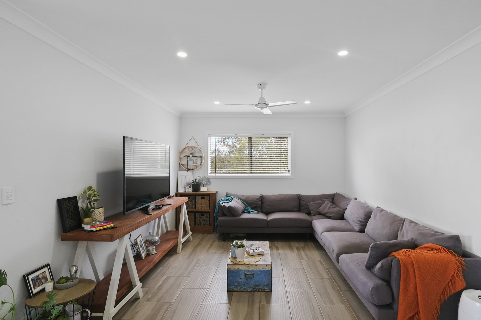 6 Forsyth Street, Gin Gin  QLD  4671