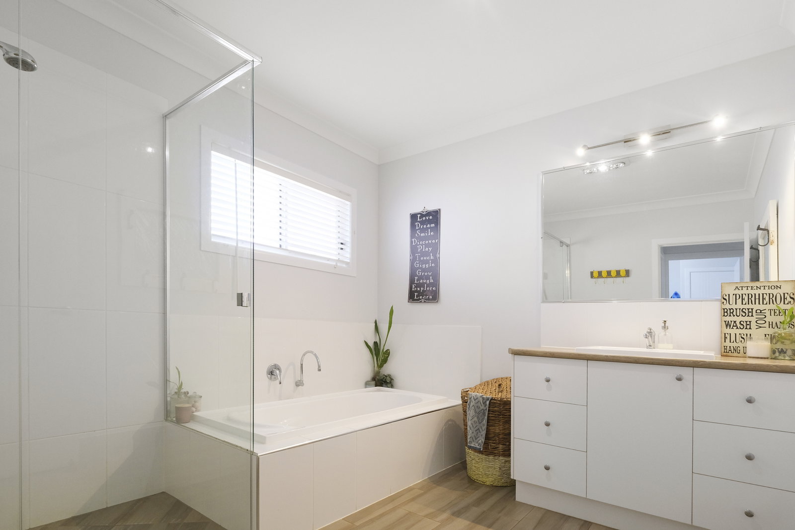 6 Forsyth Street, Gin Gin  QLD  4671
