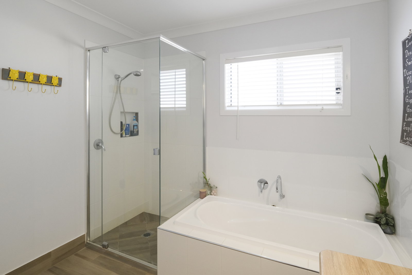 6 Forsyth Street, Gin Gin  QLD  4671