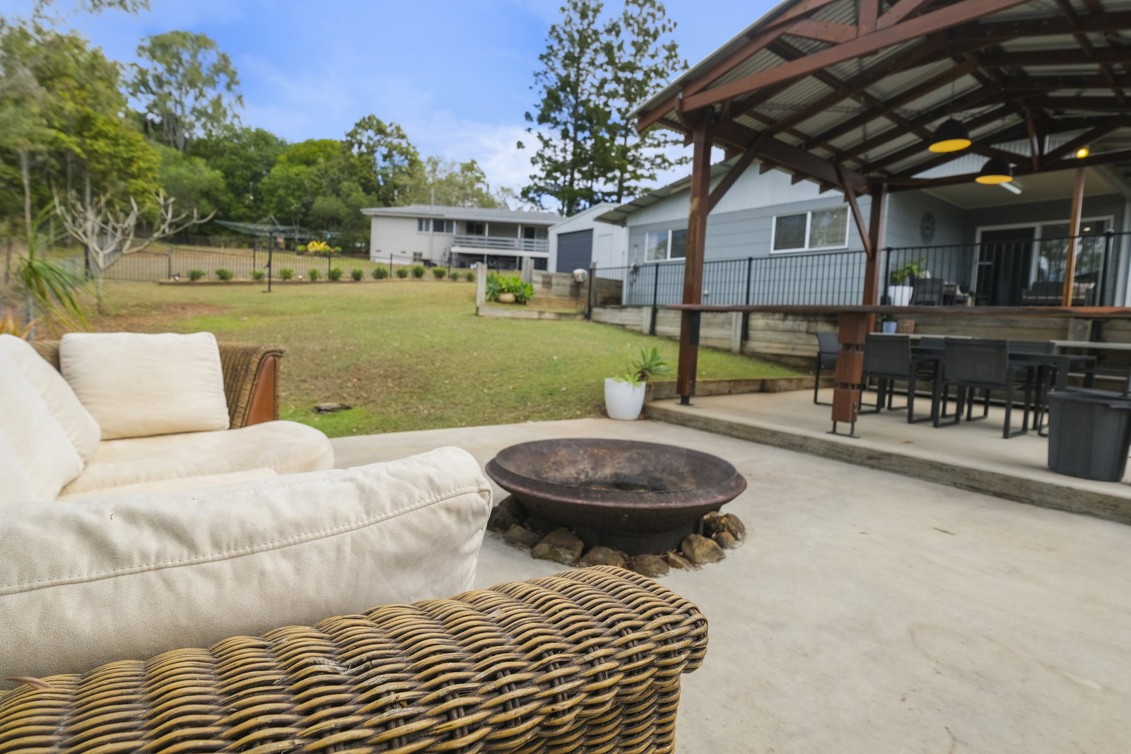 6 Forsyth Street, Gin Gin  QLD  4671