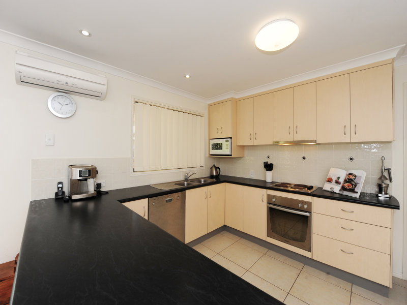 98 Col Brown Avenue, Clinton  QLD  4680