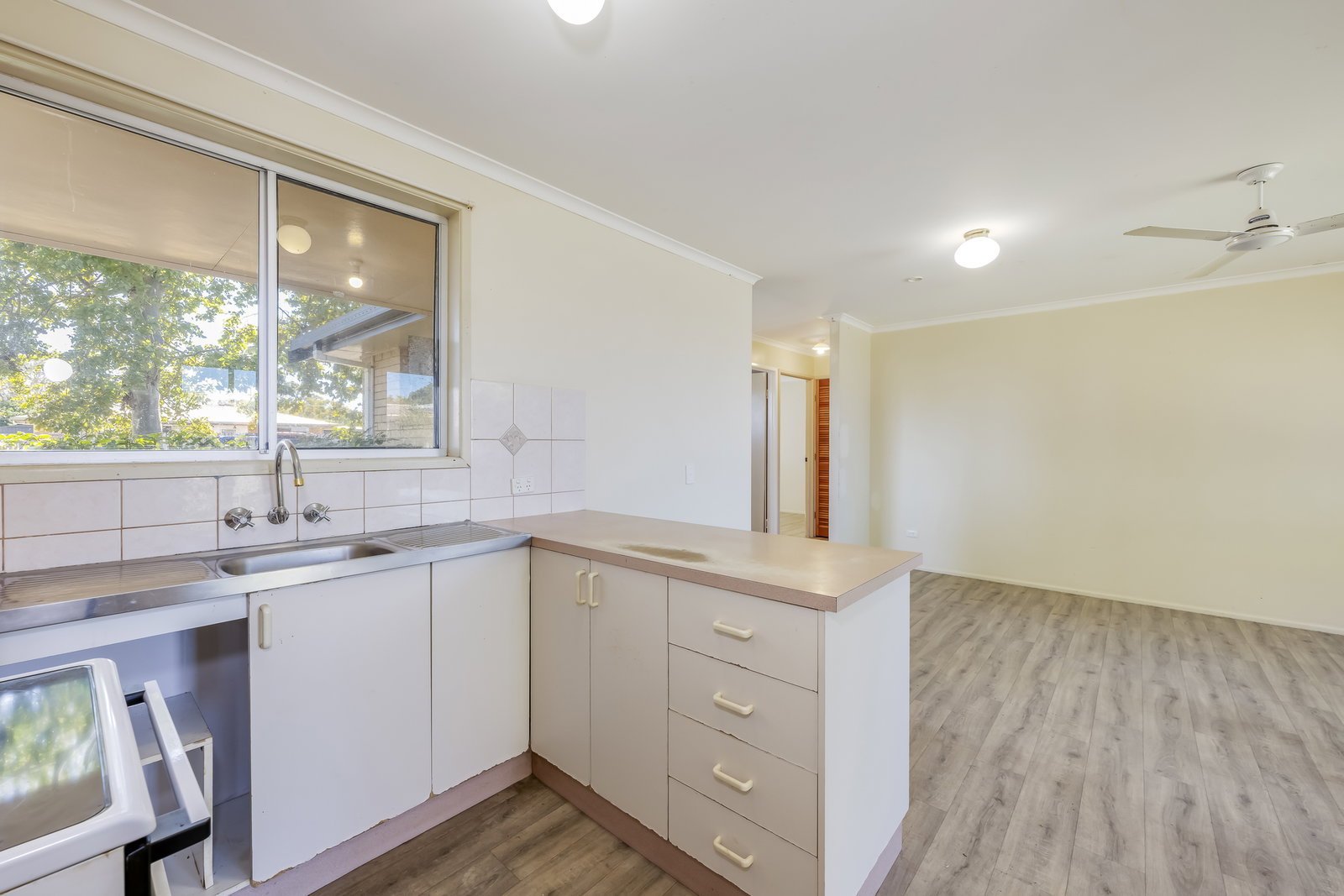 35 Thomas Thomsen Drive, Thabeban  QLD  4670
