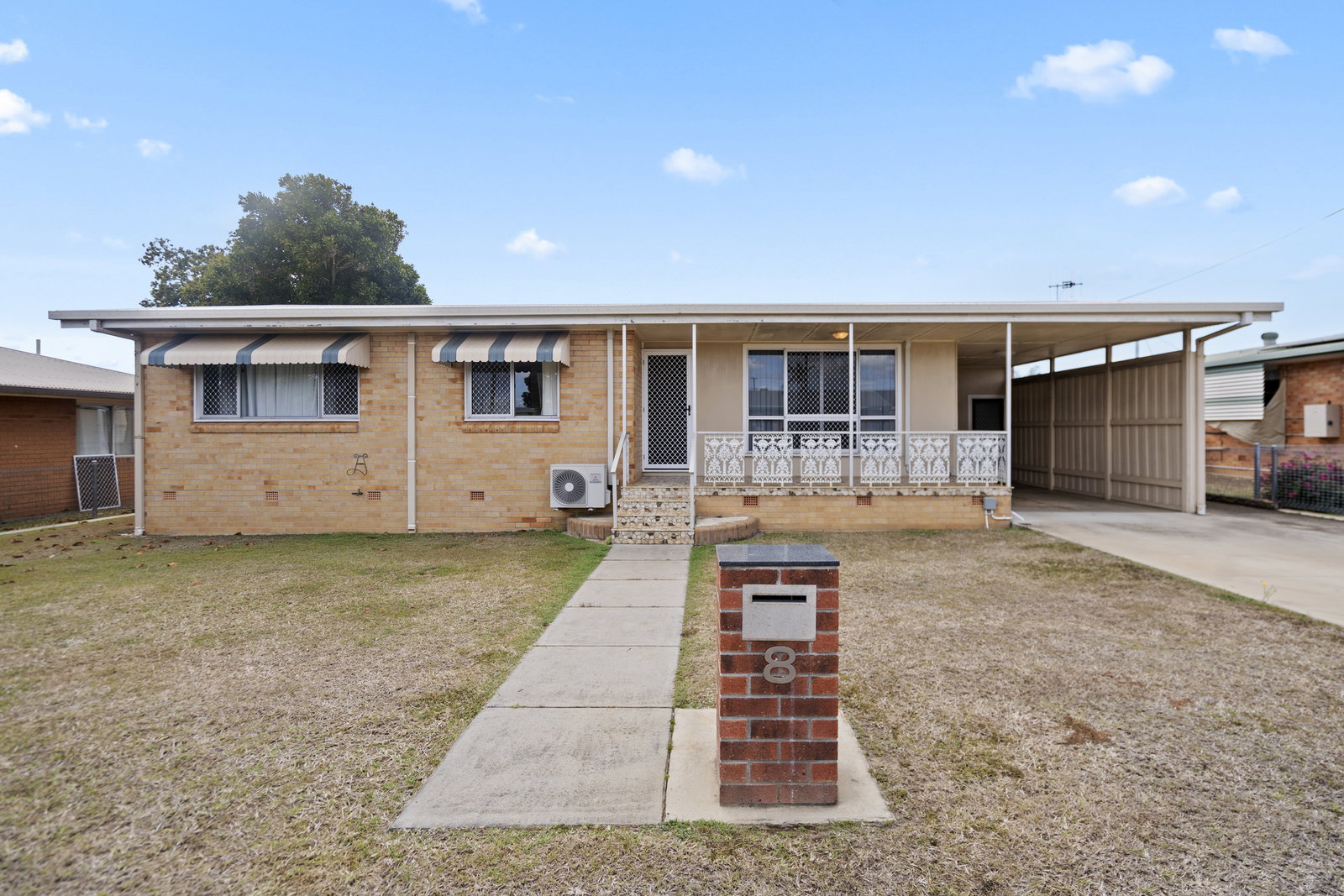 8 Peatey Street, Kepnock  QLD  4670