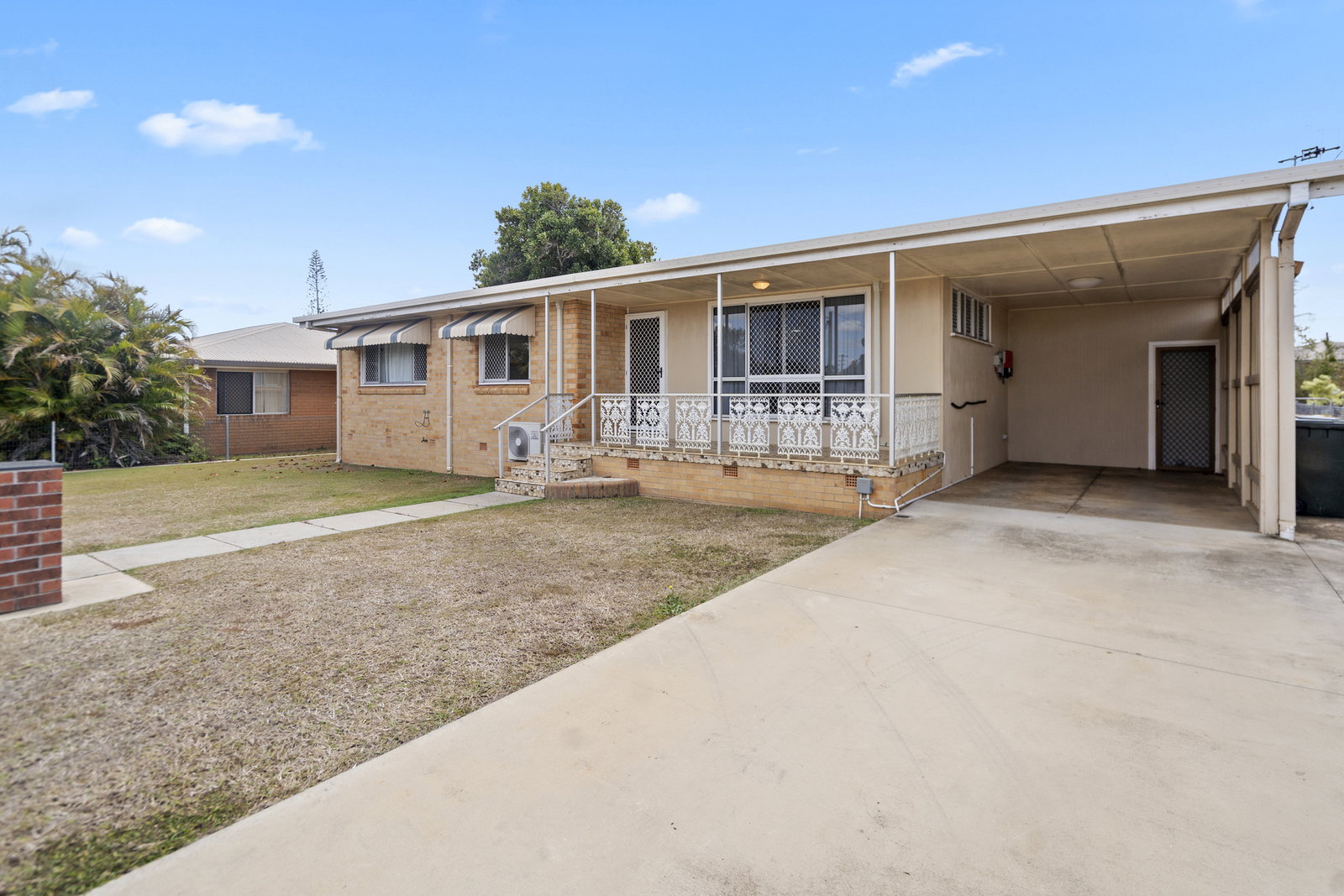 8 Peatey Street, Kepnock  QLD  4670
