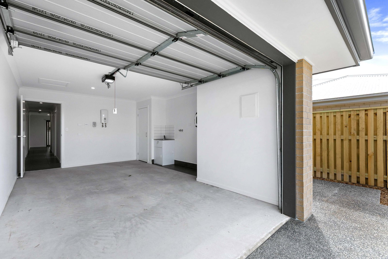 2/12 Oakwood Drive, Tinana  QLD  4650