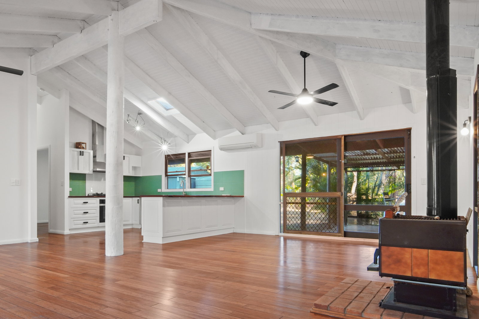54 Whyte Crescent, Agnes Water  QLD  4677