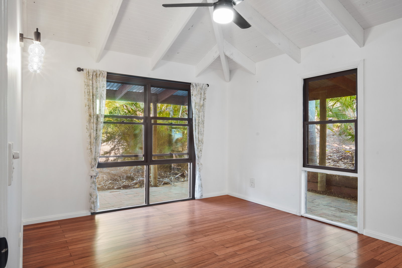 54 Whyte Crescent, Agnes Water  QLD  4677