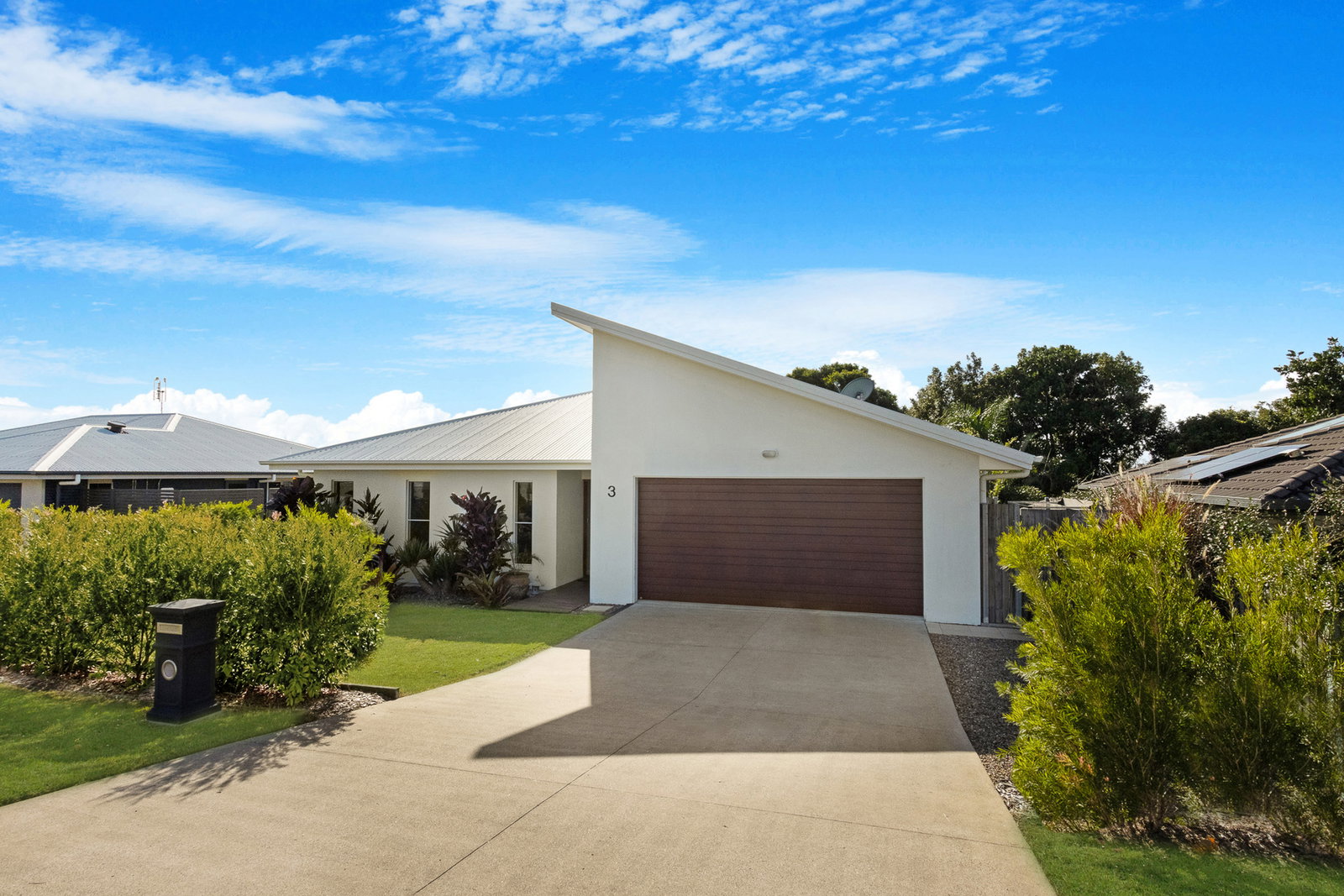 3 Sandy View Drive, Nikenbah  QLD  4655