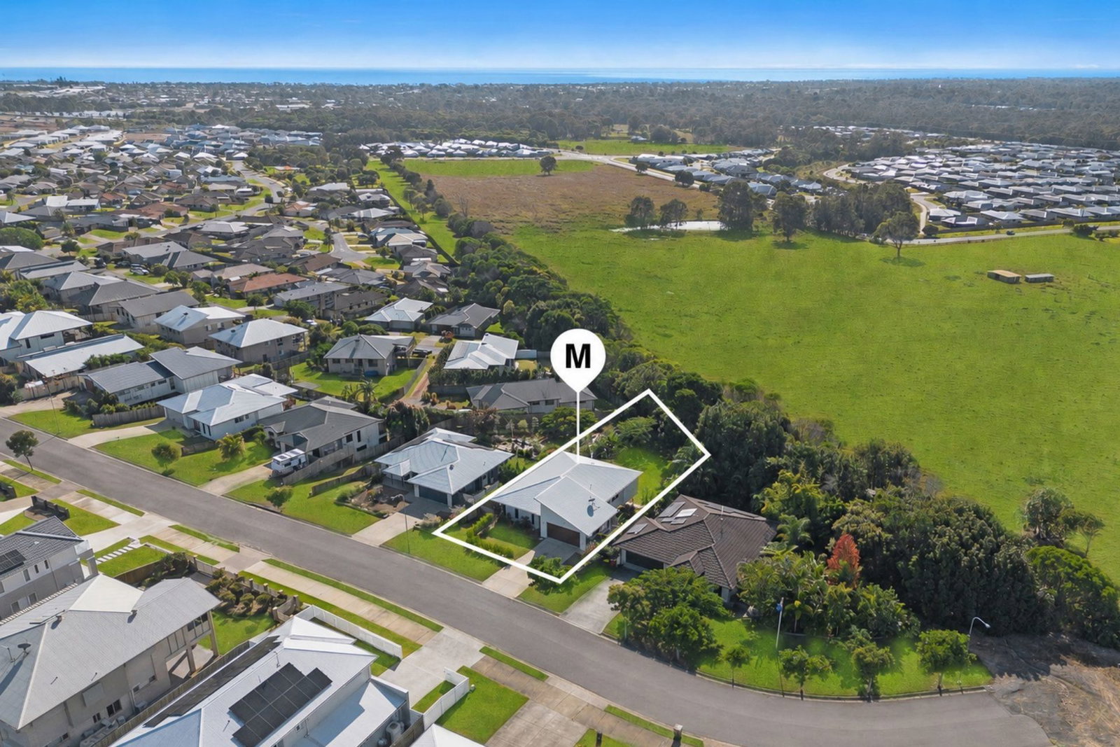 3 Sandy View Drive, Nikenbah  QLD  4655