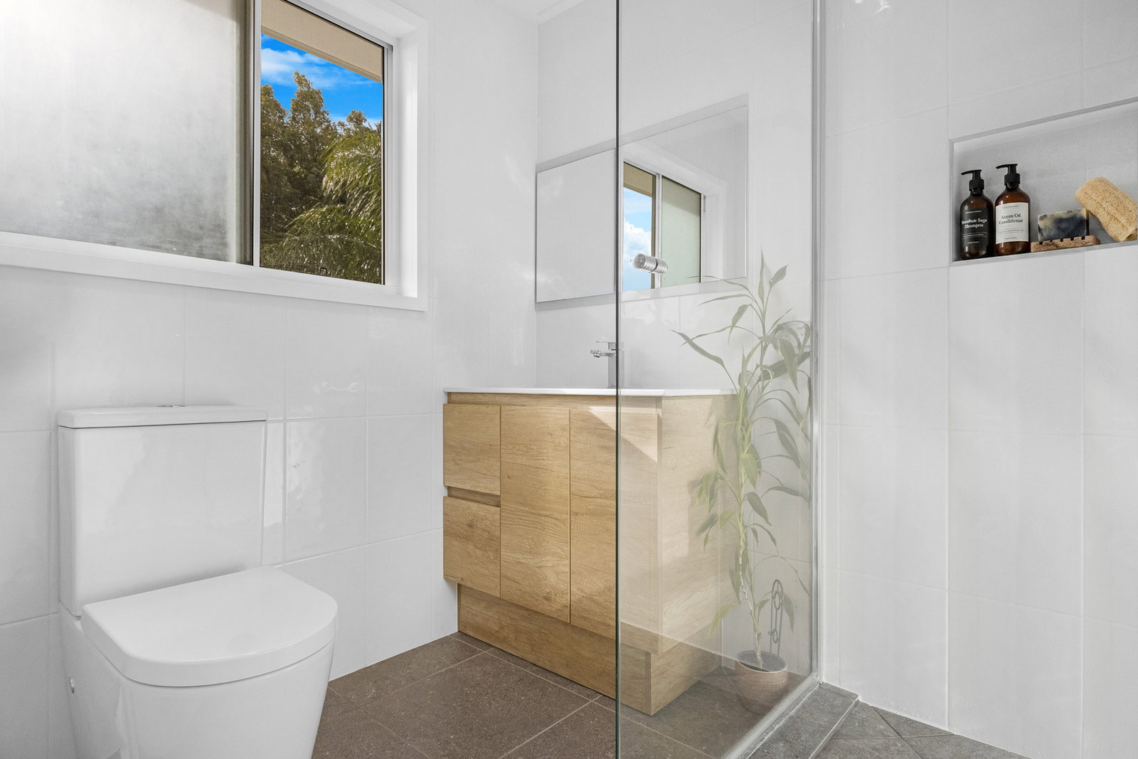 3 Sandy View Drive, Nikenbah  QLD  4655