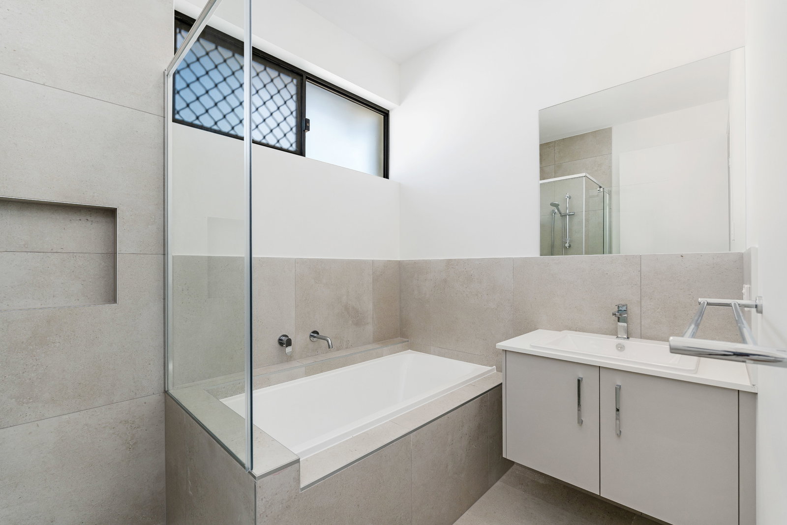 17 Katherine Way, Nikenbah  QLD  4655