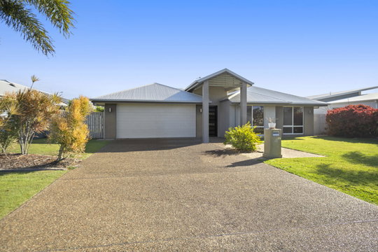 4 Trinity Close, Bargara  QLD  4670