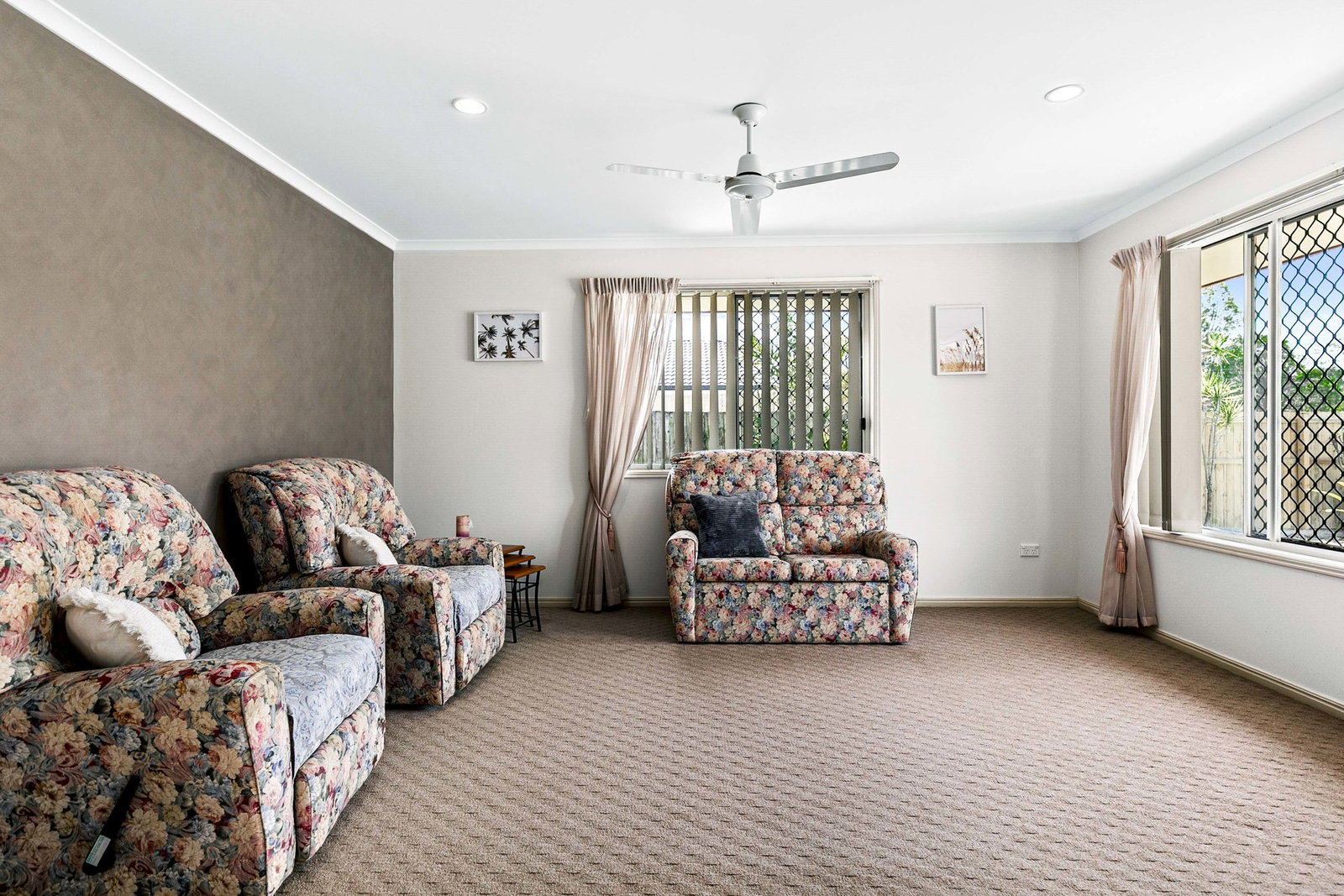 18 Emerald Park Way, Urangan  QLD  4655