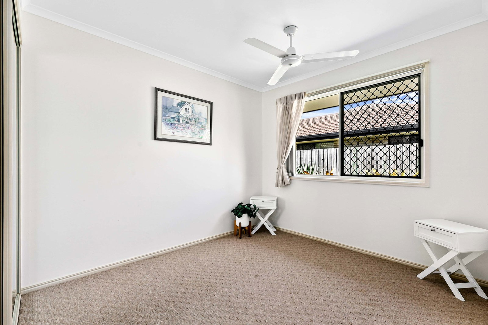 18 Emerald Park Way, Urangan  QLD  4655