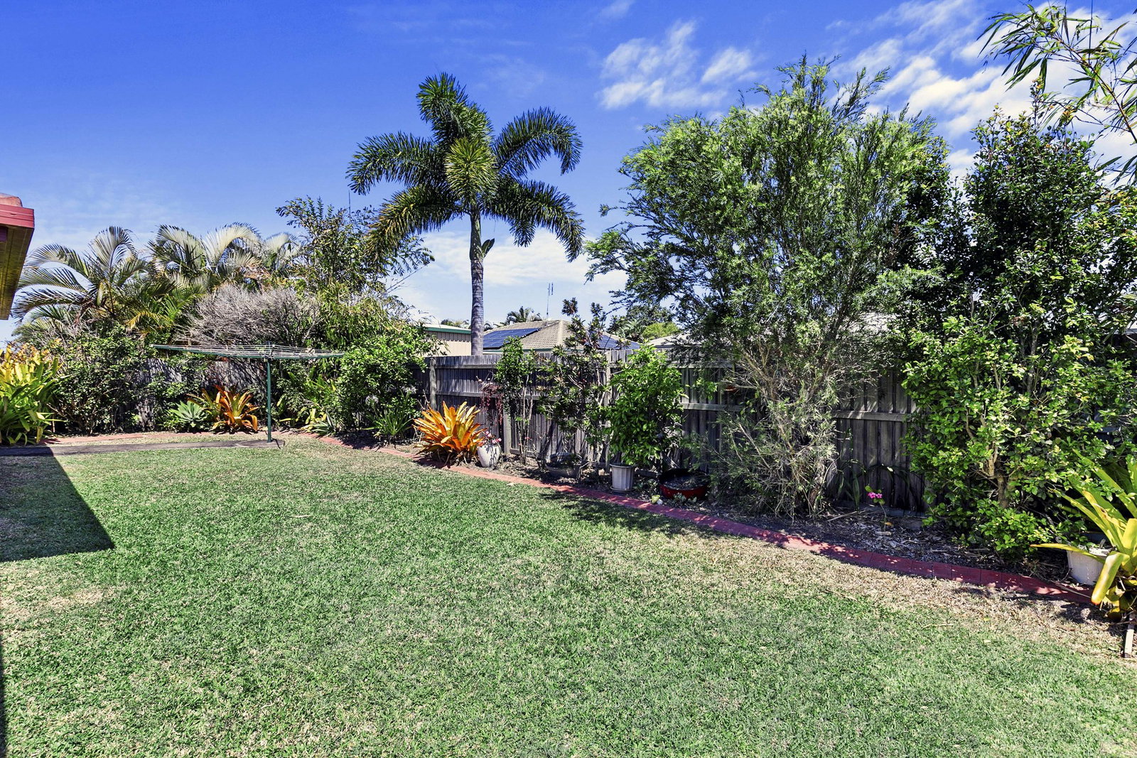 18 Emerald Park Way, Urangan  QLD  4655