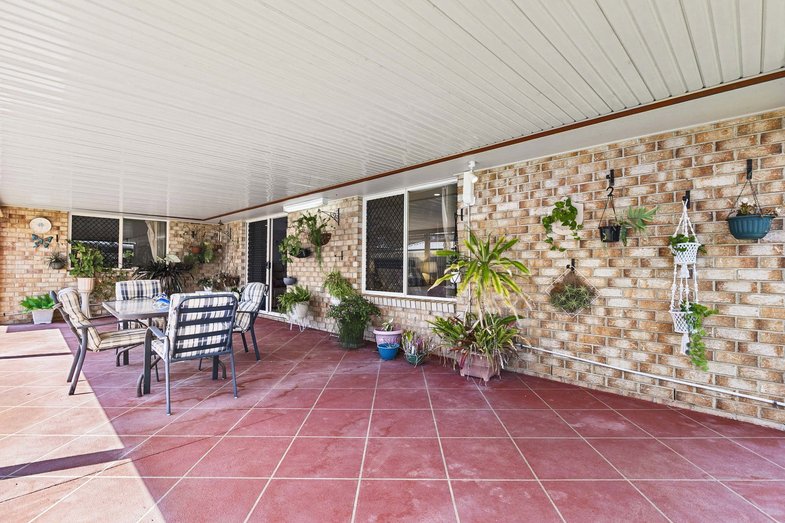 18 Emerald Park Way, Urangan  QLD  4655
