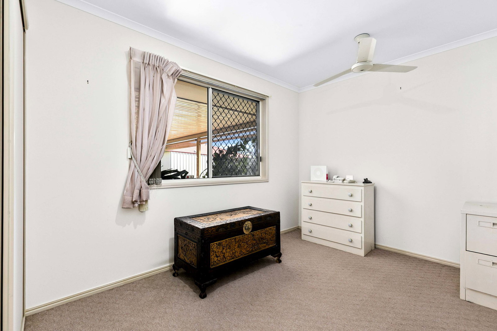 18 Emerald Park Way, Urangan  QLD  4655