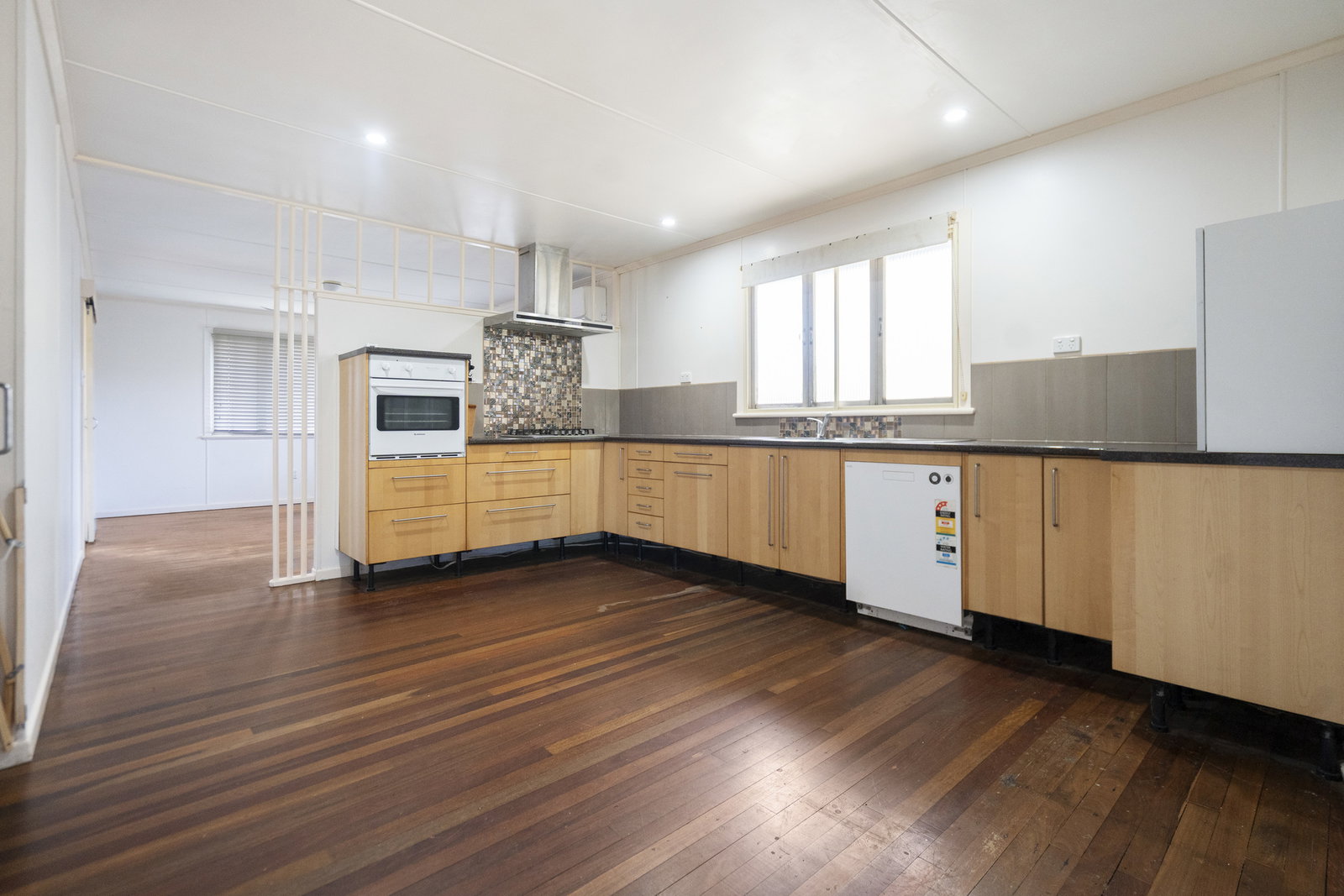 178 McCarthy Road, Avenell Heights  QLD  4670