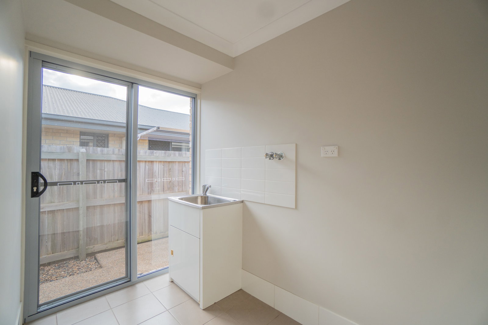 106 Neville Drive, Branyan  QLD  4670