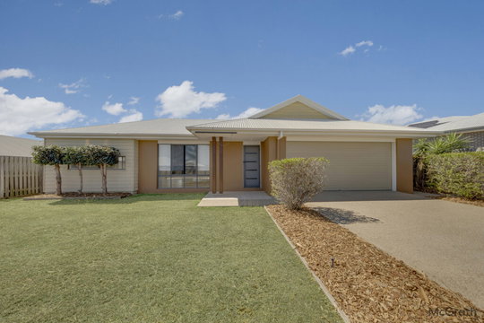 132 Emmadale Drive, New Auckland  QLD  4680