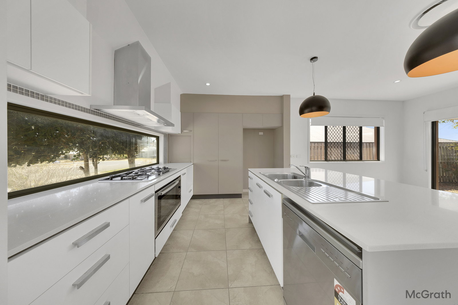 132 Emmadale Drive, New Auckland  QLD  4680