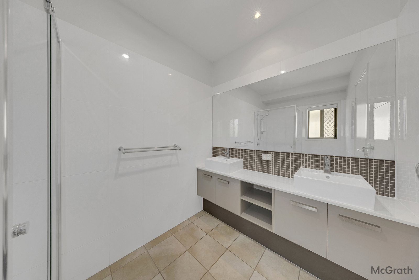 132 Emmadale Drive, New Auckland  QLD  4680