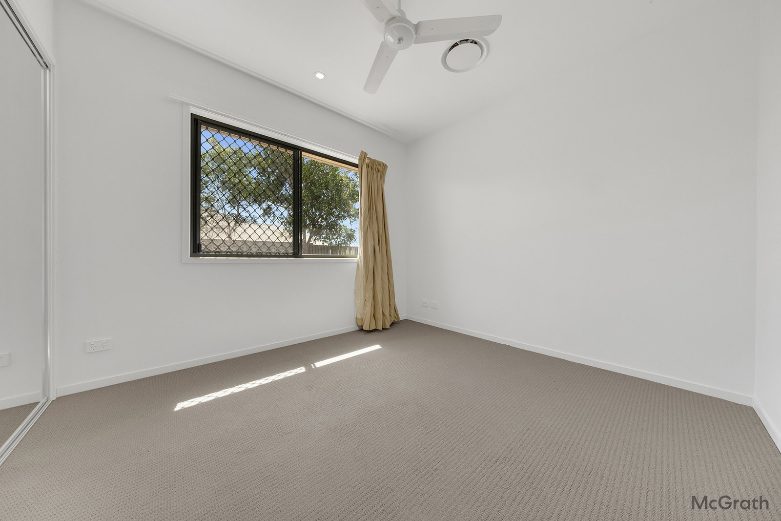 132 Emmadale Drive, New Auckland  QLD  4680