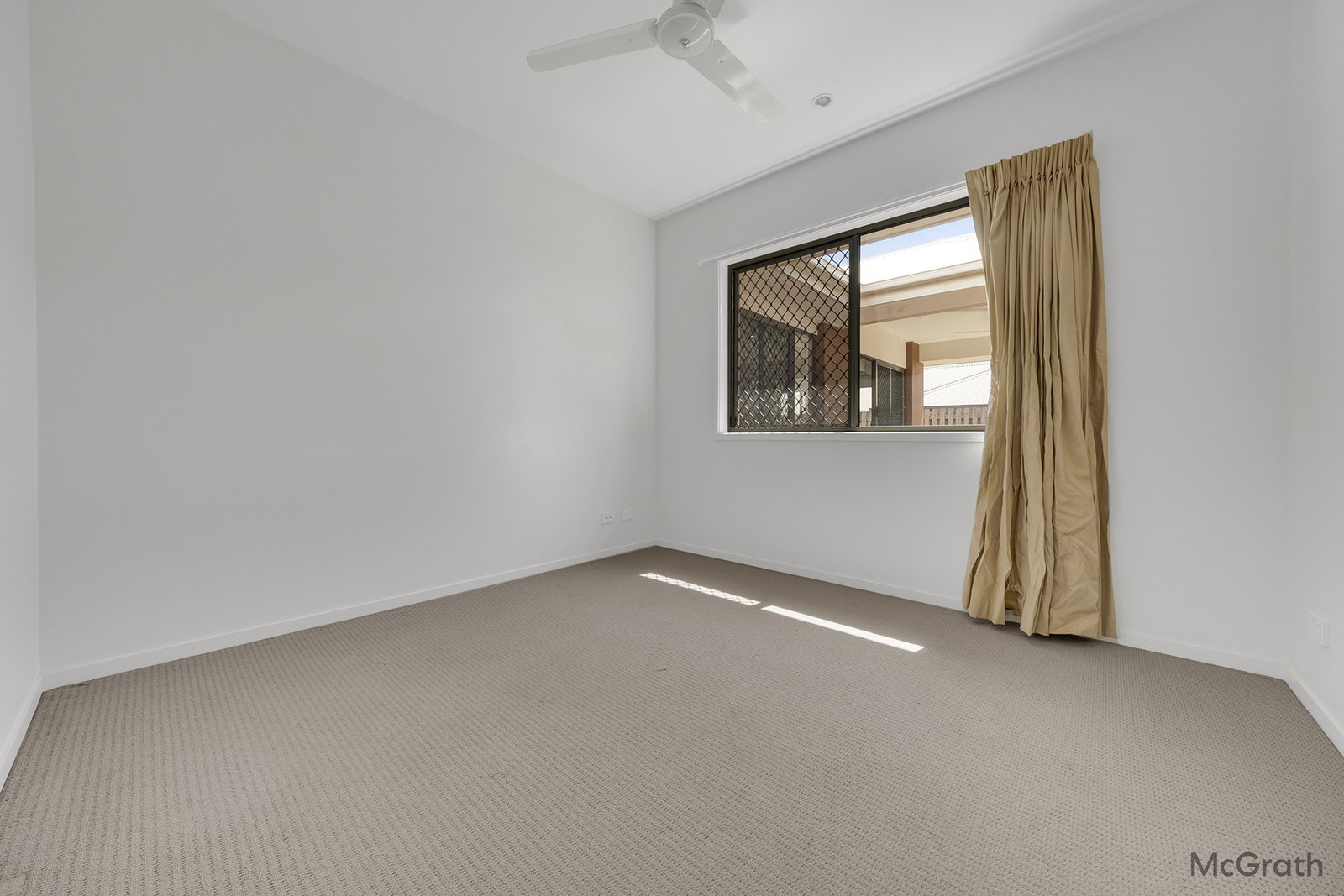 132 Emmadale Drive, New Auckland  QLD  4680