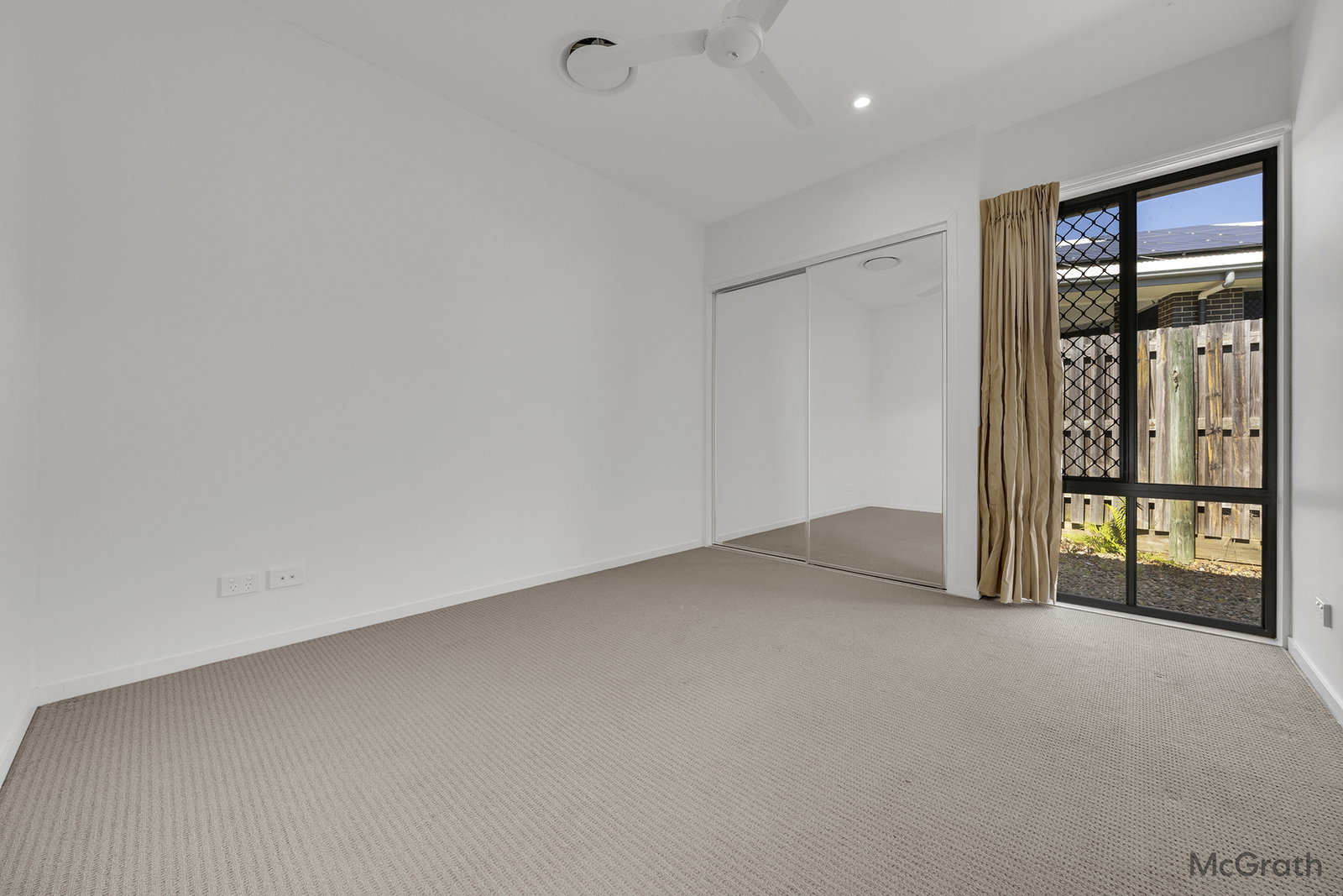 132 Emmadale Drive, New Auckland  QLD  4680