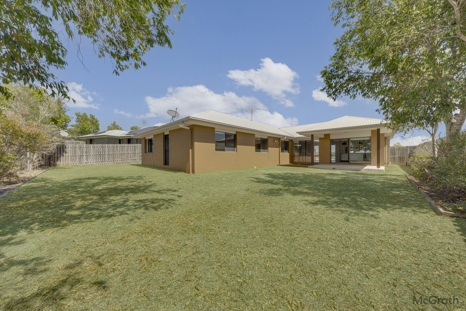 132 Emmadale Drive, New Auckland  QLD  4680