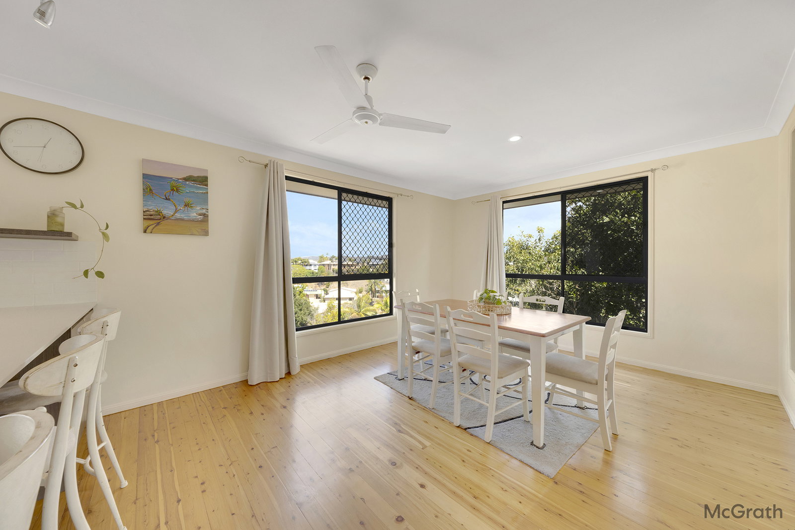 11 Kensington Place, Kin Kora  QLD  4680