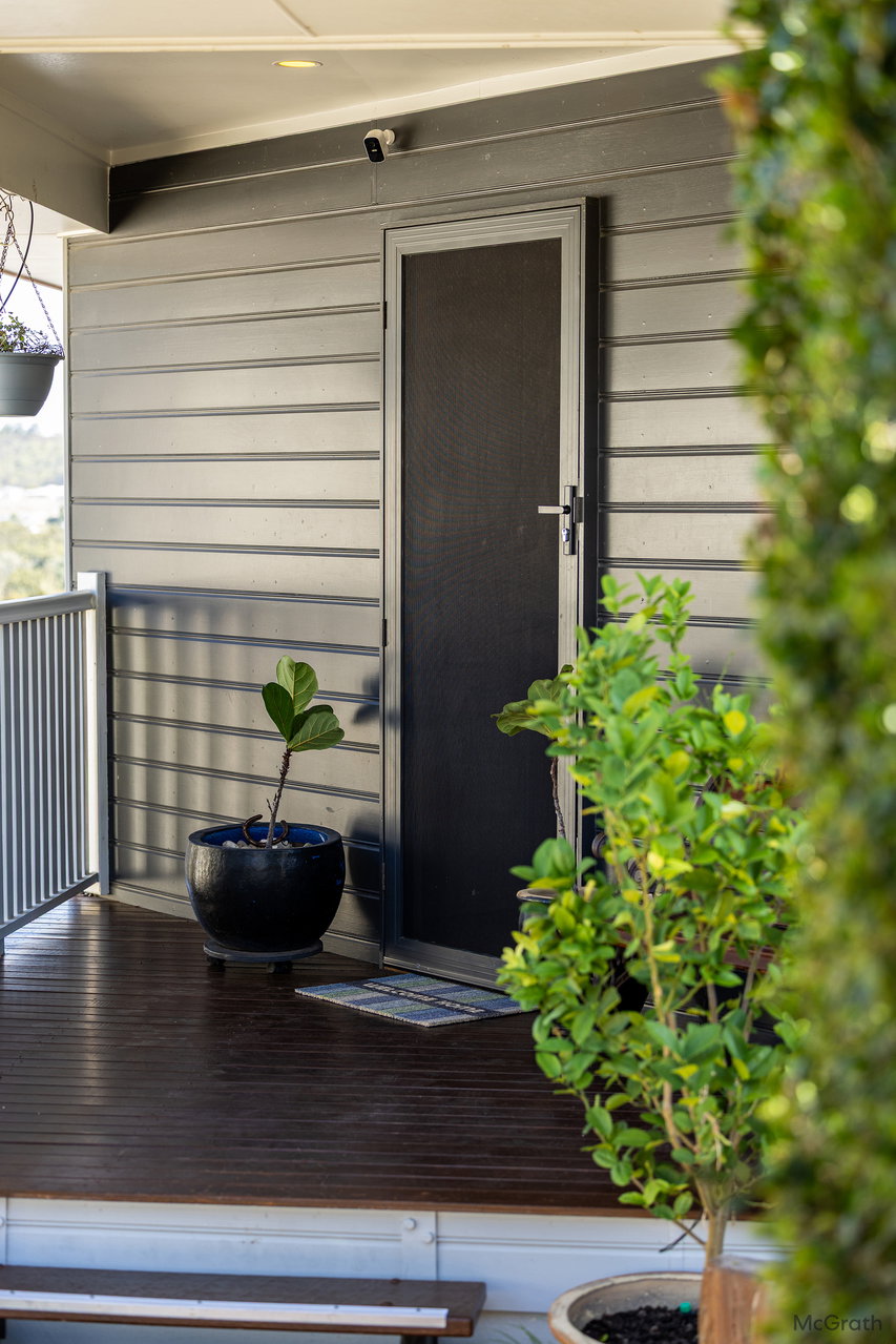 11 Kensington Place, Kin Kora  QLD  4680