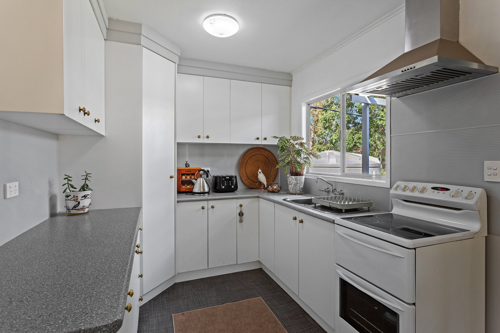 12 Middle Road, Pierces Creek  QLD  4355