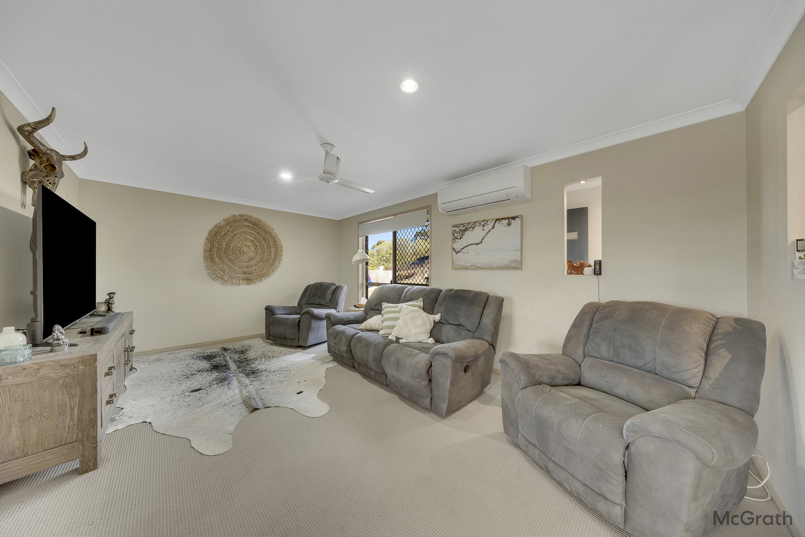 9 Julius Crescent, Clinton  QLD  4680