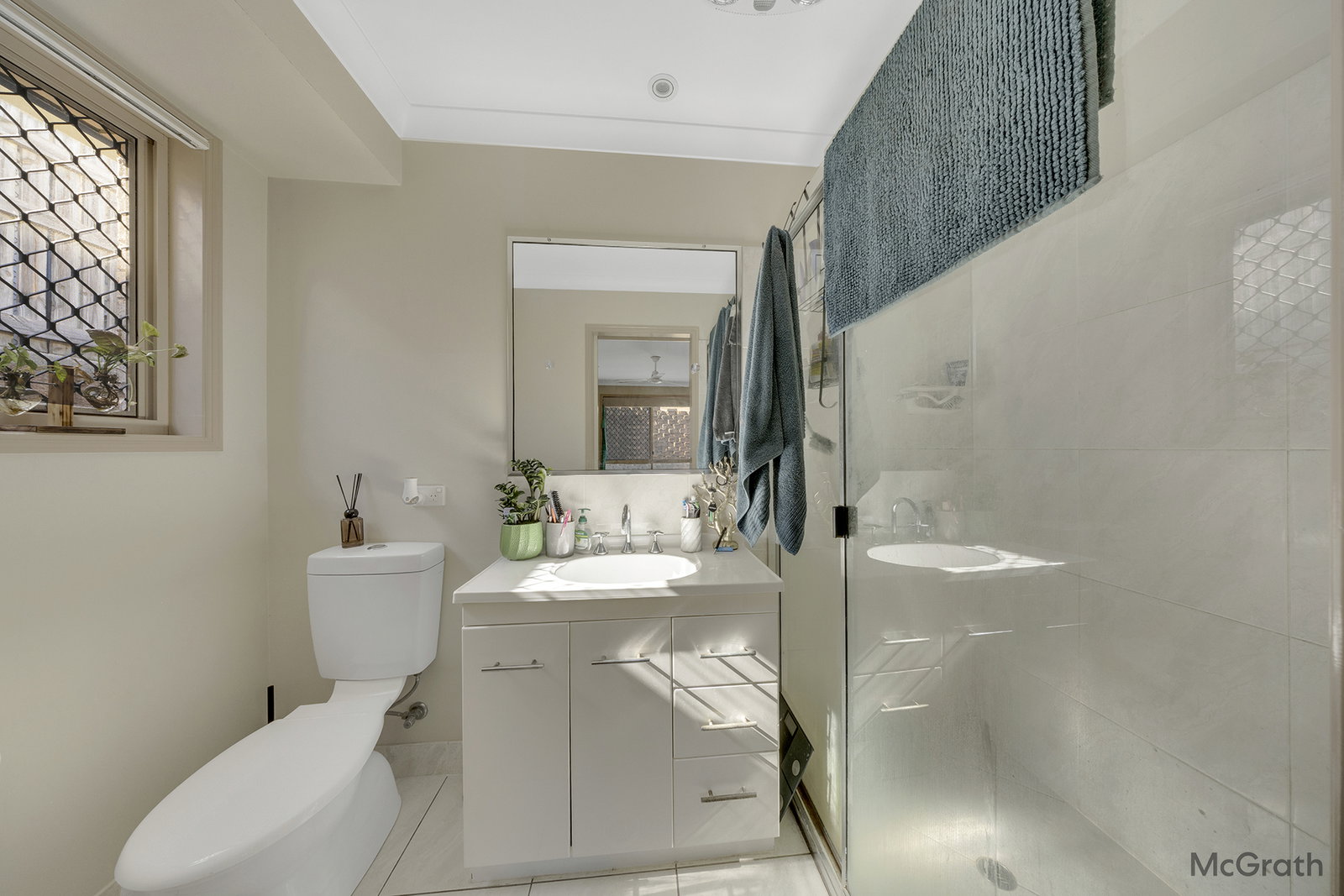 9 Julius Crescent, Clinton  QLD  4680