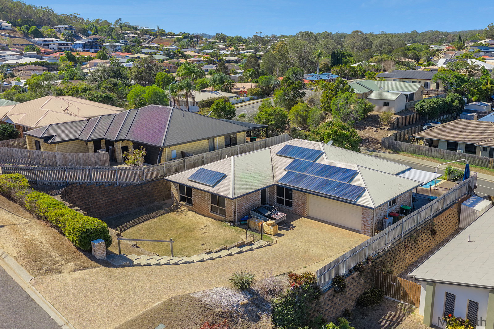 9 Julius Crescent, Clinton  QLD  4680