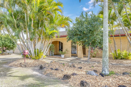 10 Thomas Thomsen Drive, Thabeban  QLD  4670