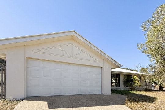19 Stoneybrook Drive, Glen Eden  QLD  4680