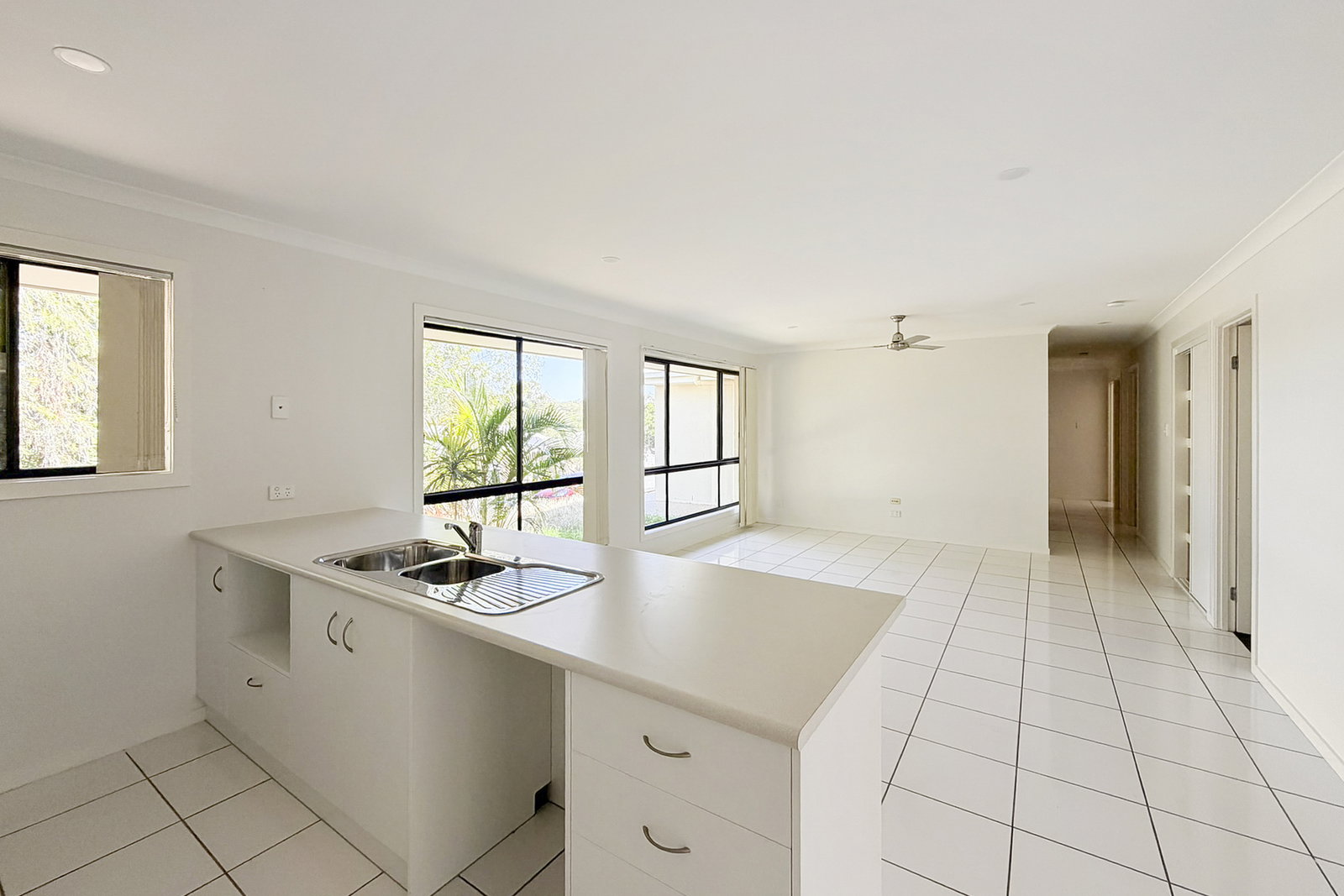 19 Stoneybrook Drive, Glen Eden  QLD  4680