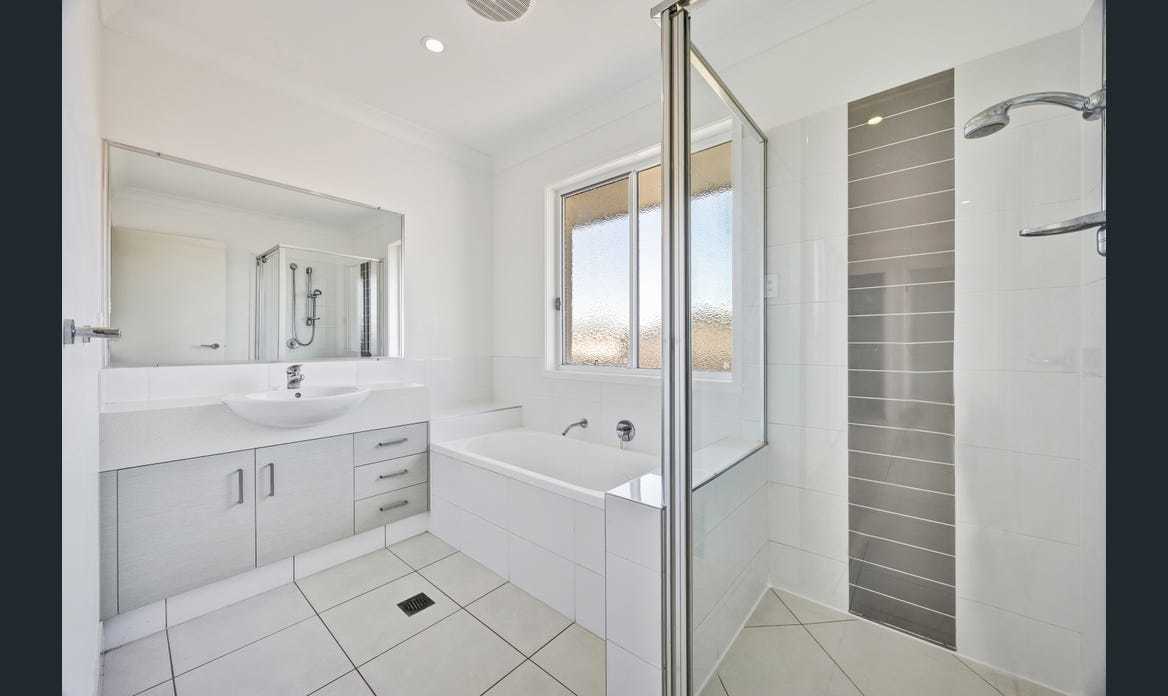 5 Blaxland Court, Glen Eden  QLD  4680