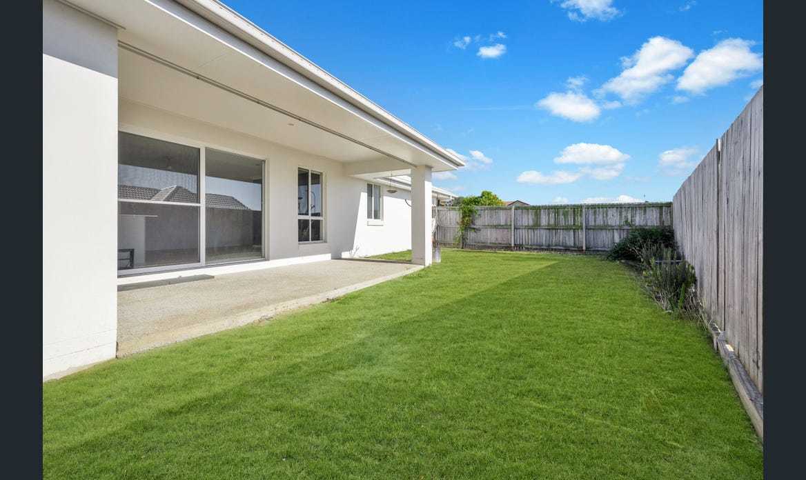 5 Blaxland Court, Glen Eden  QLD  4680