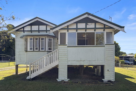 221 Walker Street, Maryborough  QLD  4650